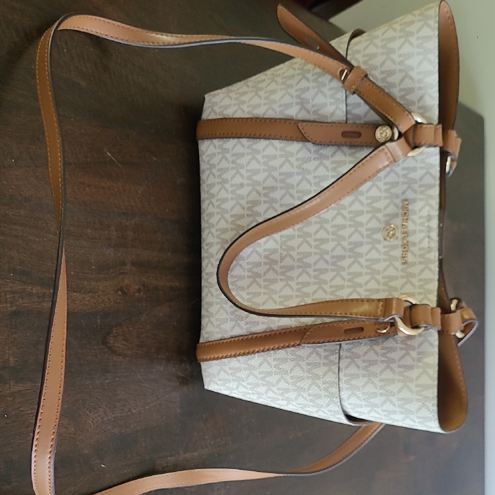 Michael Kors Tan and Cream Shoulder Bag